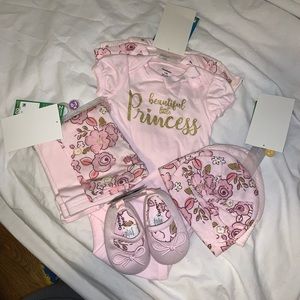 Girls Baby Outfit Set of 9 - Size 0-3 Months - Gerber